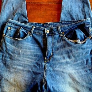 Levi signature Midrise skinny crop Jean